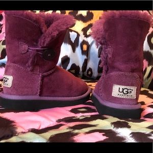 Toddler Girls Bailey Button Purple Uggs size 9